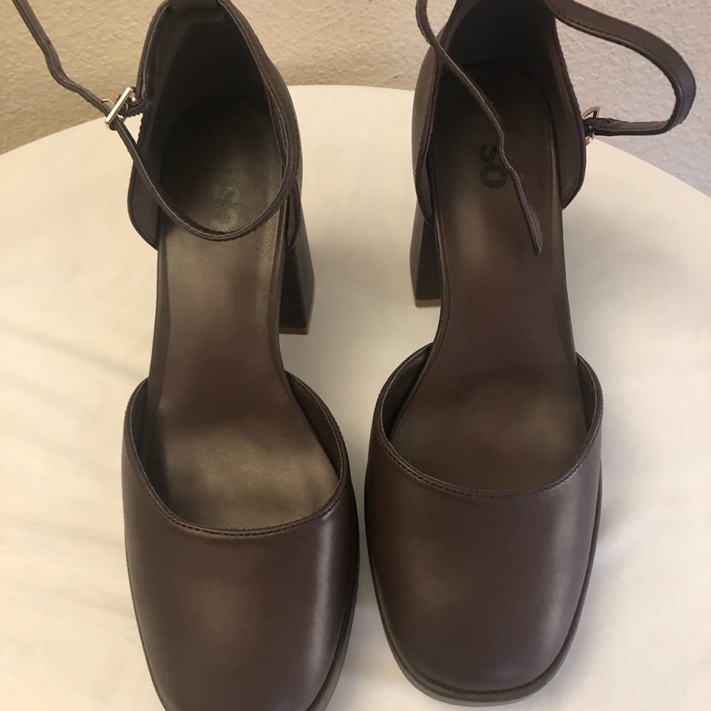 Women's Brown Square-Toe Block Heel Ankle-Strap Pumps